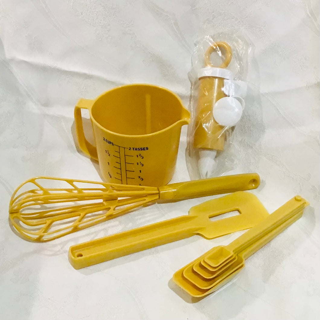 Crownware Kitchen Set - Deadstock