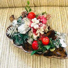 Load image into Gallery viewer, Vintage Holiday Corsages