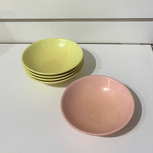 Load image into Gallery viewer, Set of 5 Melmac Bowls
