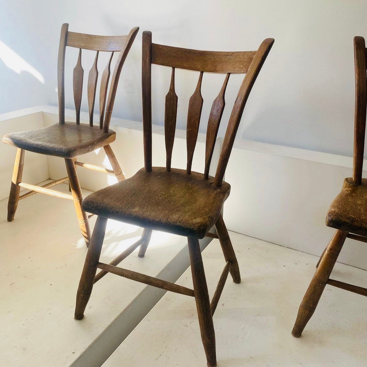 Set of 6 Primitive Windsor Dining Chairs – ethel20th
