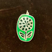 Load image into Gallery viewer, Mod Flower Pendant