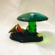 Load image into Gallery viewer, Vintage Lucite Wondermold Mushroom