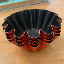 Load image into Gallery viewer, Fluted Baking Cups