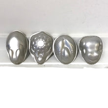 Load image into Gallery viewer, Vintage Aluminum Animal Jelly Moulds