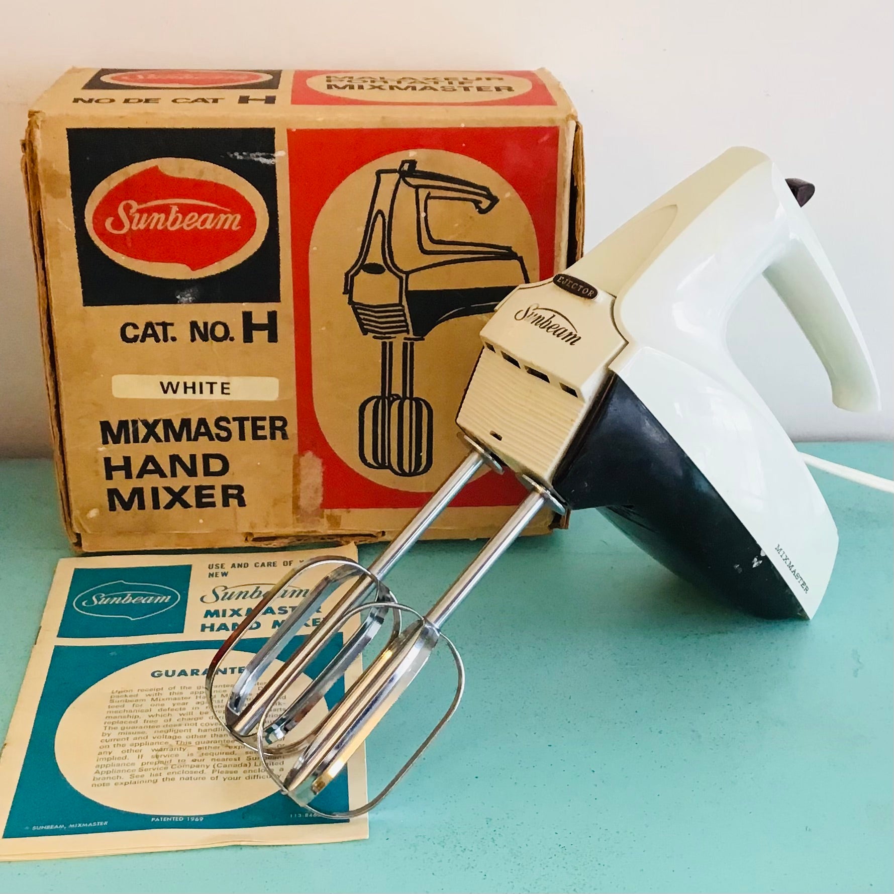 Vintage hand mixers: home and professional kitchenware - Loison Museum