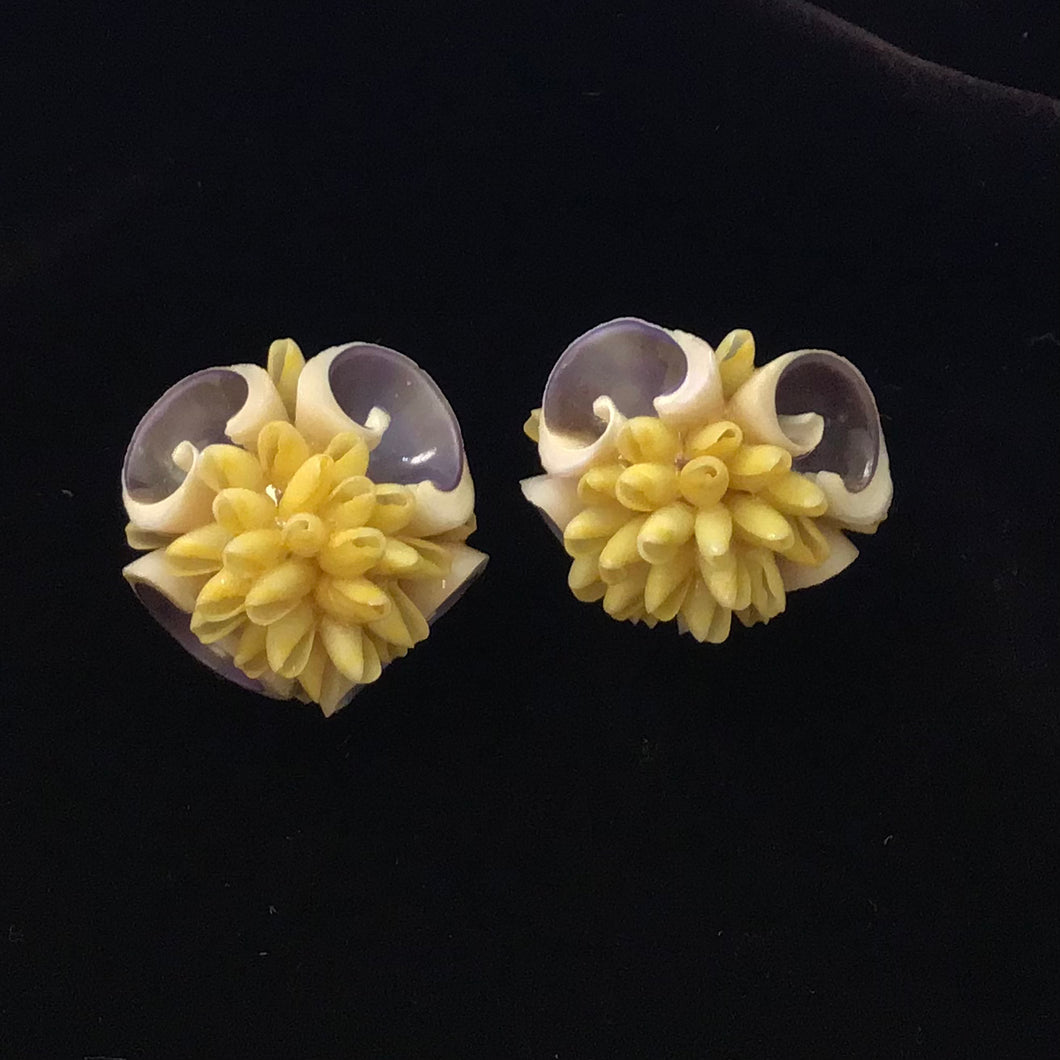 Vintage Shell Clip On Earrings